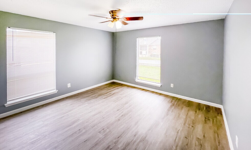 Building Photo - 200 Uhland Rd