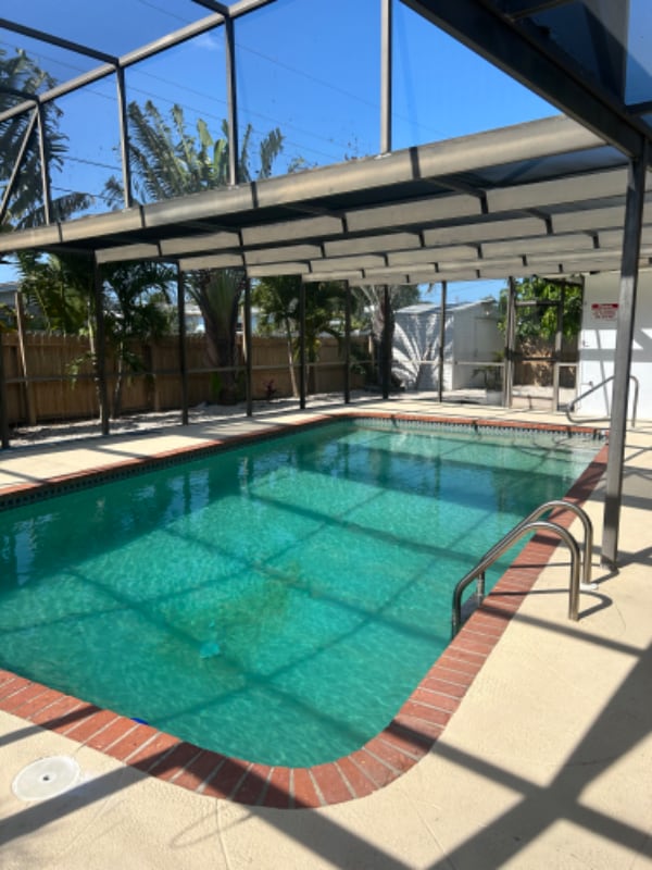 Building Photo - 1313 Mango Ave