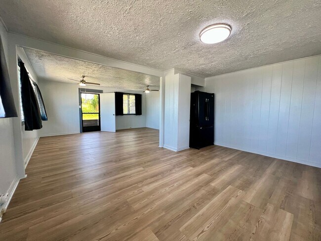 Building Photo - 3 bedroom 1.5 bath in South Kona with a covered carport