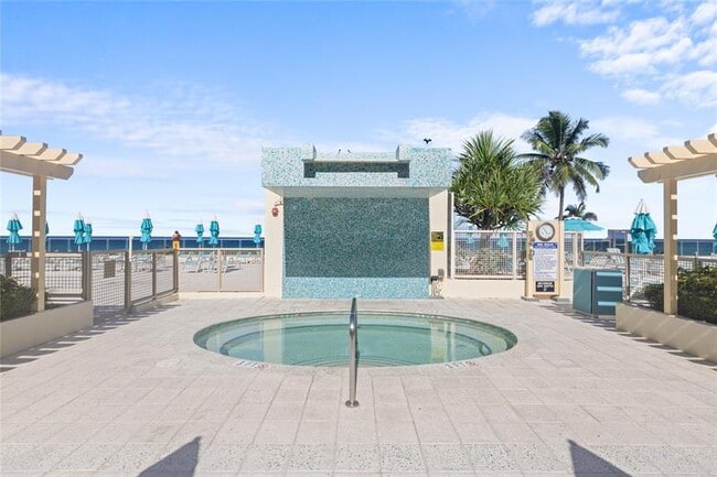 Building Photo - 2501 S Ocean Dr