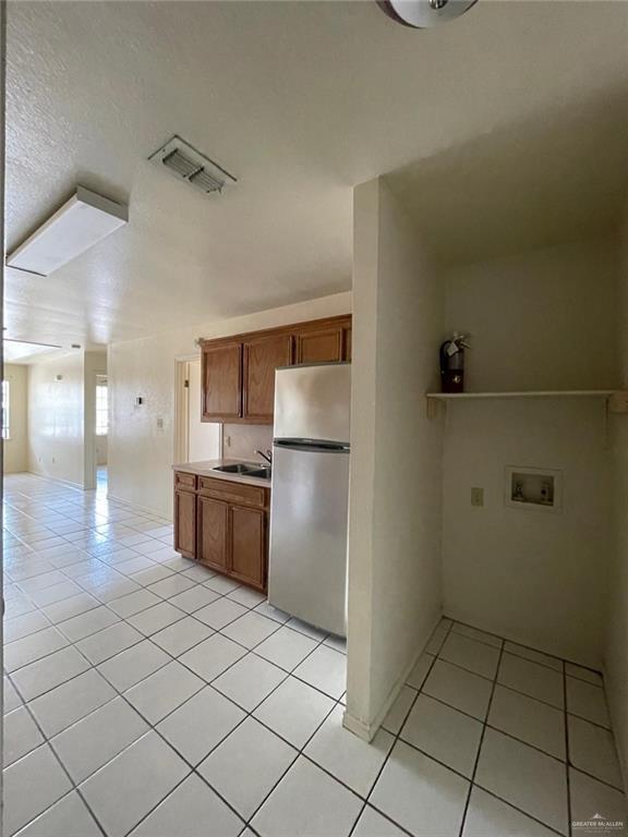 Building Photo - 624 S Pleasantview Dr