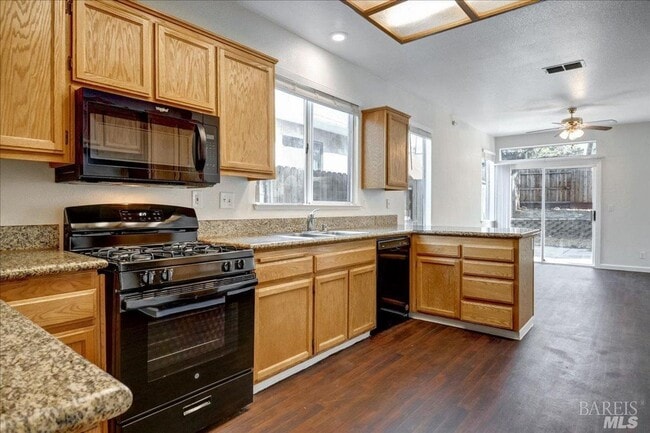 Building Photo - Architectural delight! Shows like a model! 4 bedrooms, 2 full baths.