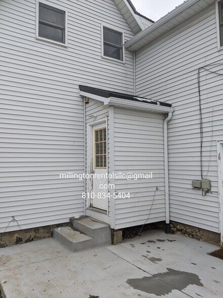 Side entrance - 6029 3rd St