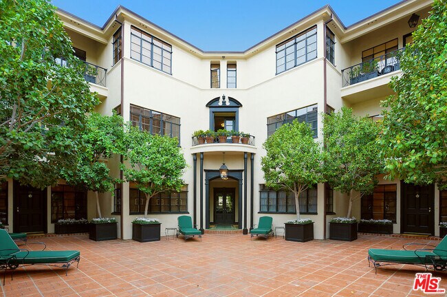 Building Photo - 149 S Rodeo Dr
