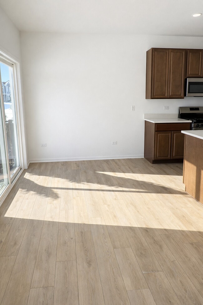 Building Photo - 16517 Golden Vly Ln