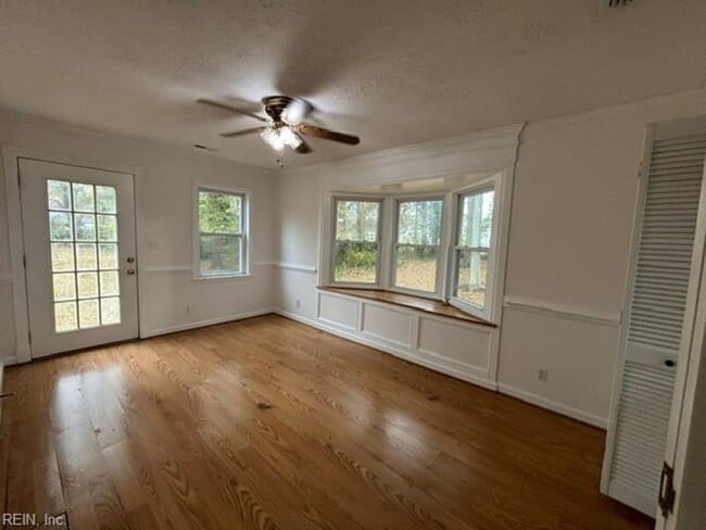 Building Photo - Maple Hall