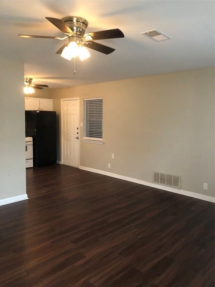 Building Photo - 712 Juno Ln