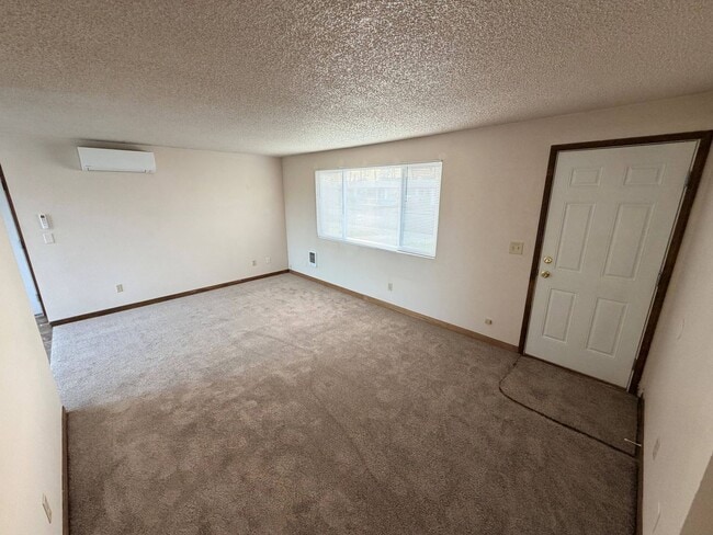 Building Photo - Two Bedroom Home in Aumsville