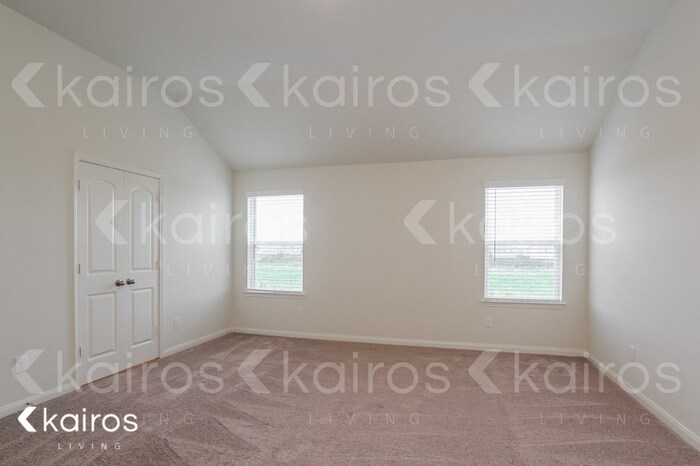 Building Photo - 5602 Sapphire Lagoon Rd