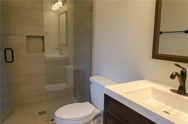 Building Photo - 3 Bedroom Renovated Ranch Style Home in Seneca - REDUCED