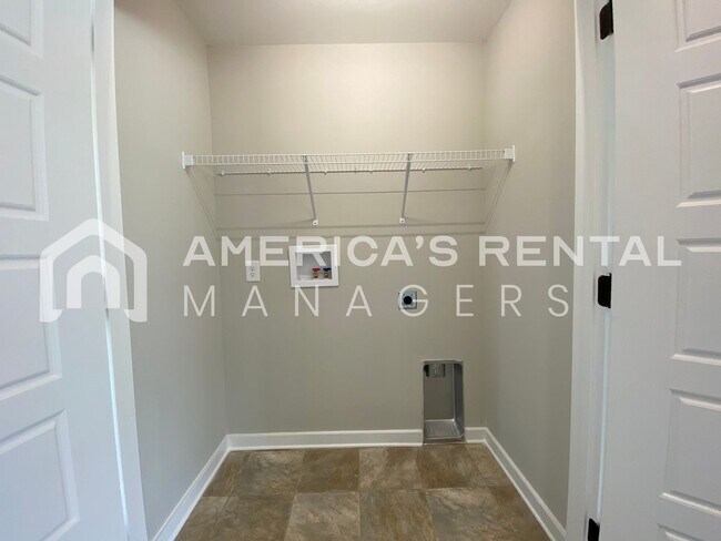 Building Photo - Home for Rent in Talladega, AL!!! Available to View! DEPOSIT PENDING!