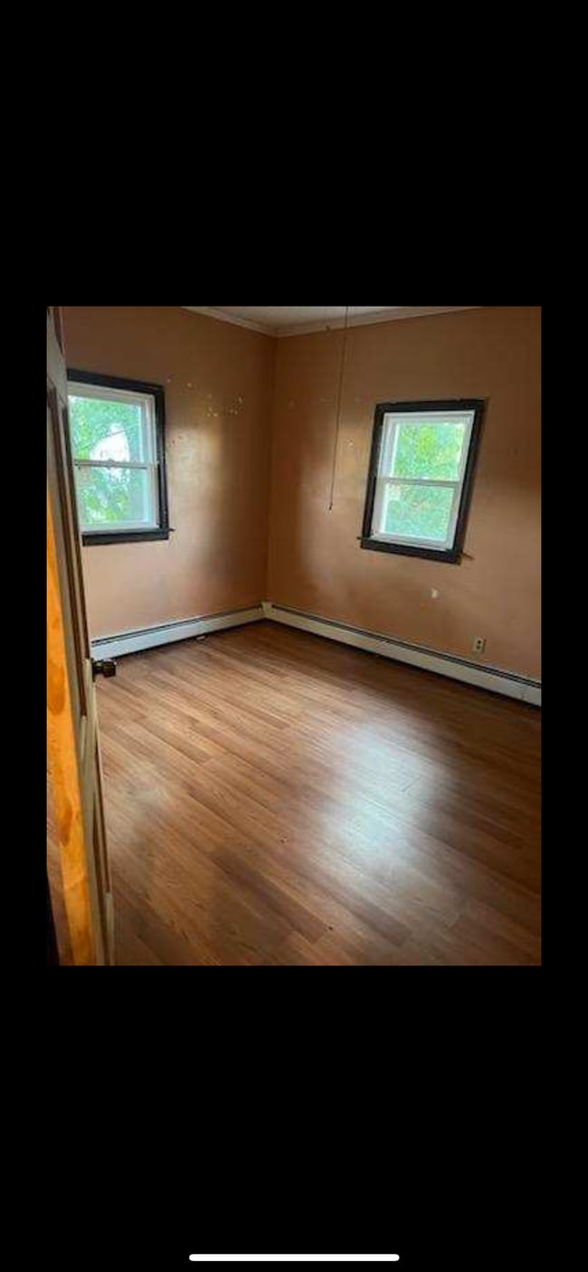 Building Photo - 317 Arthur St