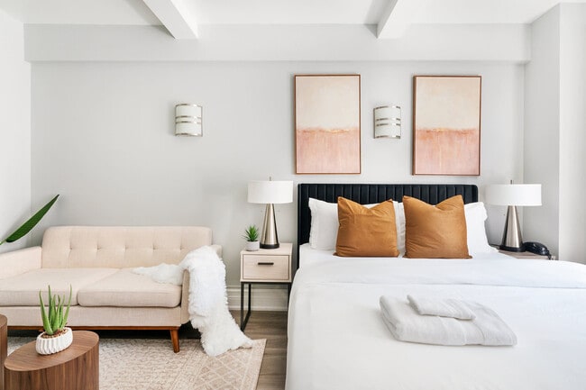 Building Photo - 240 W 73rd St