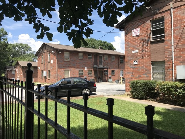 Primary Photo - Vanira Village Apartment