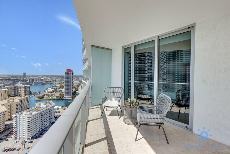 Building Photo - 4111 S Ocean Dr