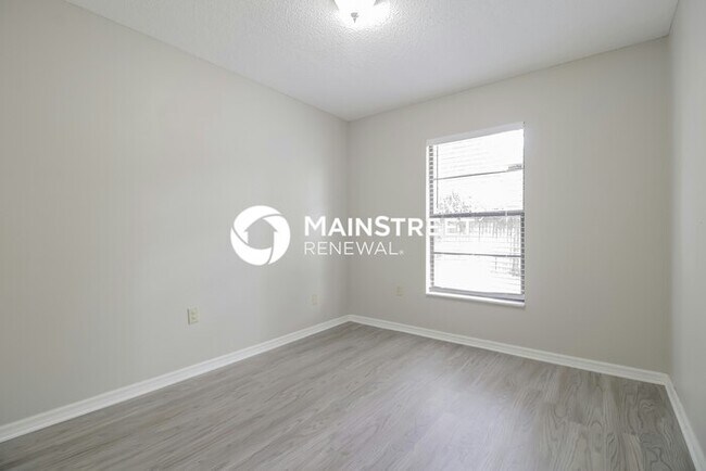 Building Photo - 4 Bedroom Pet-Friendly Home in Deltona, FL with Main Street Renewal