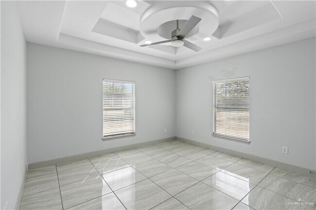 Building Photo - 13 Dana Dr