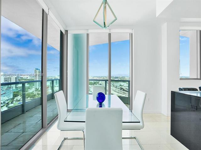 Building Photo - 900 Biscayne