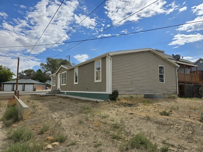 Building Photo - 220 Liberty St