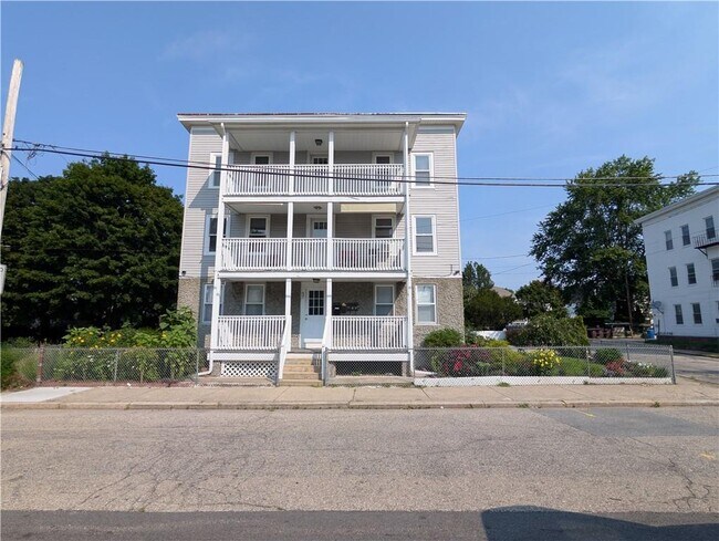Building Photo - 57 Pleasant St