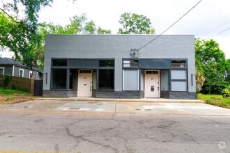 Building Photo - 610 W 8th Ave