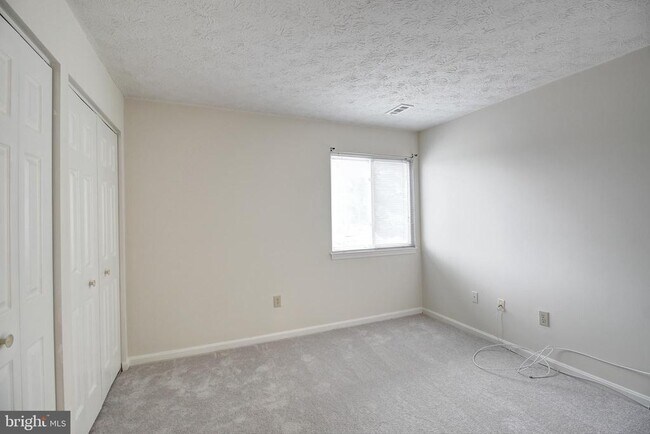 Building Photo - 2145 Wainwright Ct