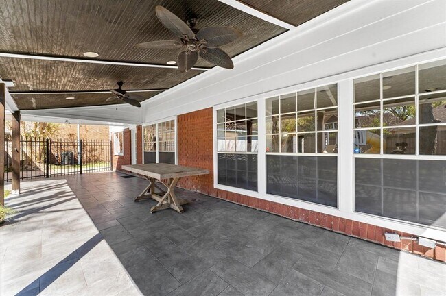 Building Photo - 4103 Waterstone St