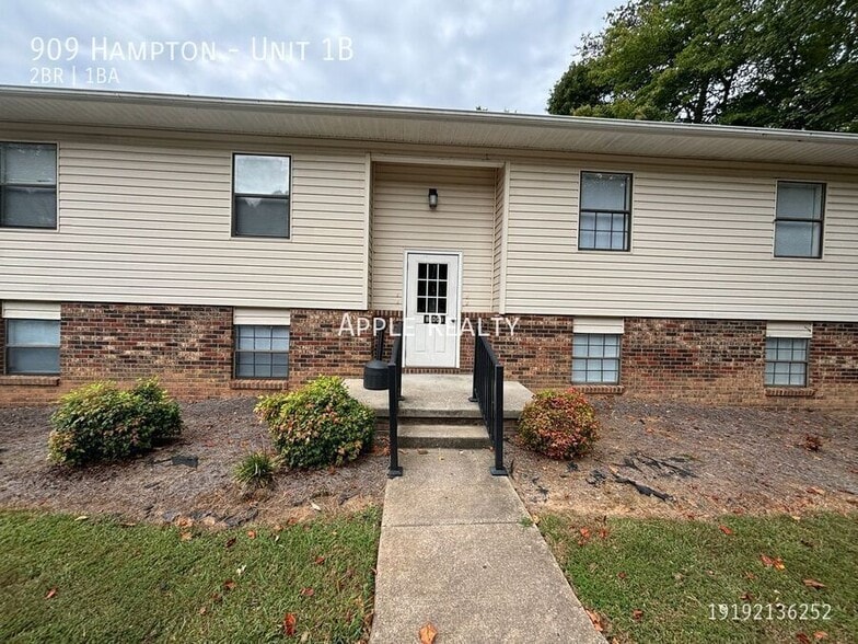 Building Photo - 909 Hampton-Unit 1B