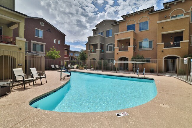 Building Photo - Furnished 2 bed / 2.5 bath Gilbert Condo i...
