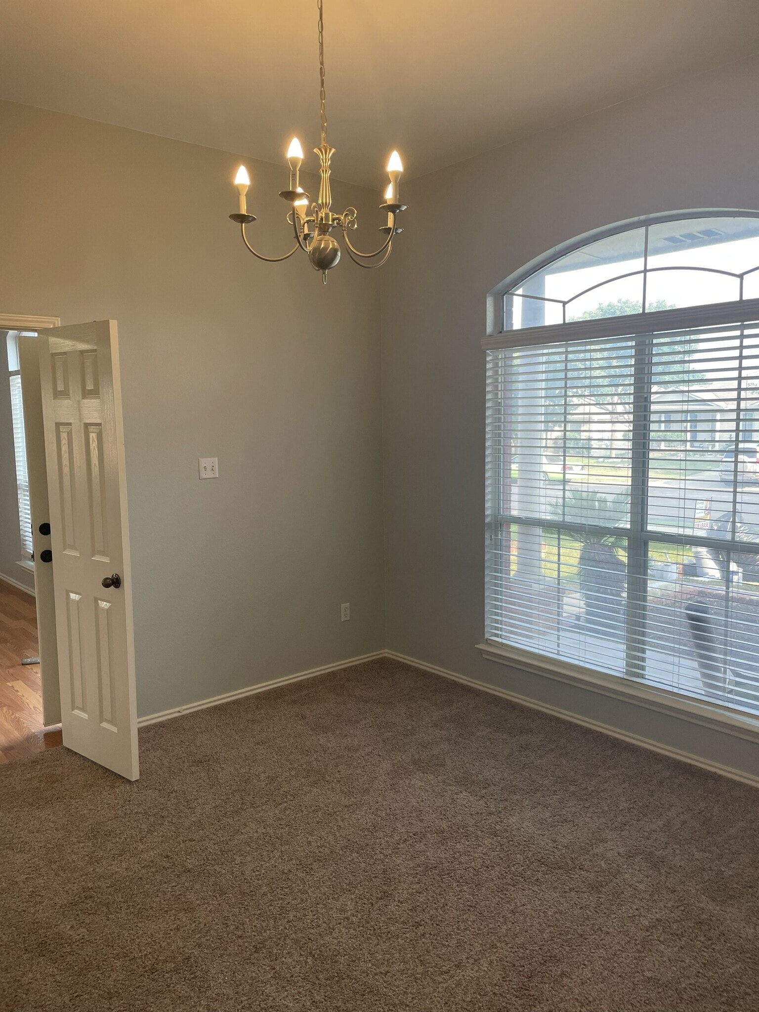 Building Photo - 3208 Clinton Pl