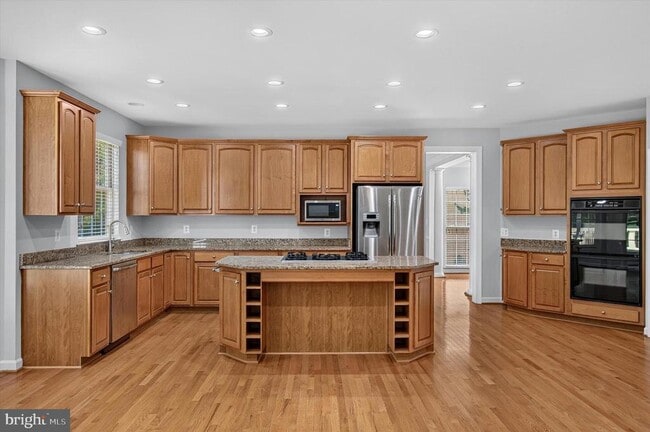 Building Photo - 25670 S Village Dr