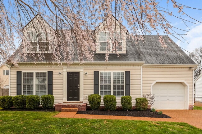 Building Photo - 2853 Sutherland Dr