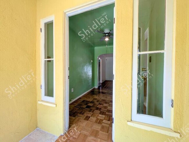 Building Photo - 2 Bedroom 1 Bath and 2 Massive Yard in North San Bernardino