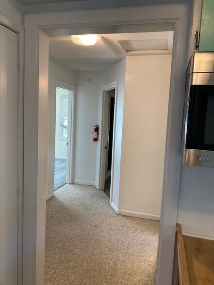 Building Photo - 1522 S 6th St