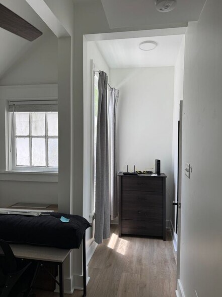 Building Photo - 638 Audubon St