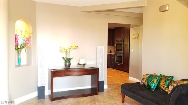 Building Photo - 7015 W El Parque Ave