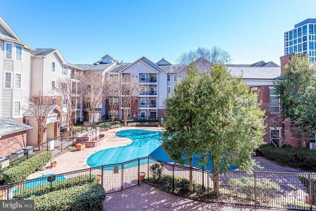 Building Photo - 1530 Spring Gate Dr.