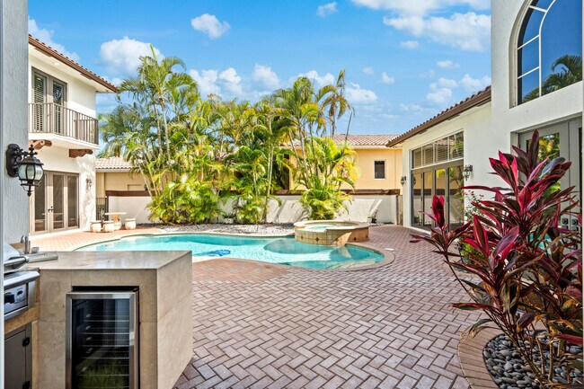Building Photo - 17550 Circle Pond Ct