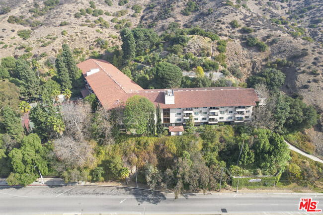 Building Photo - 2700 Cahuenga Blvd