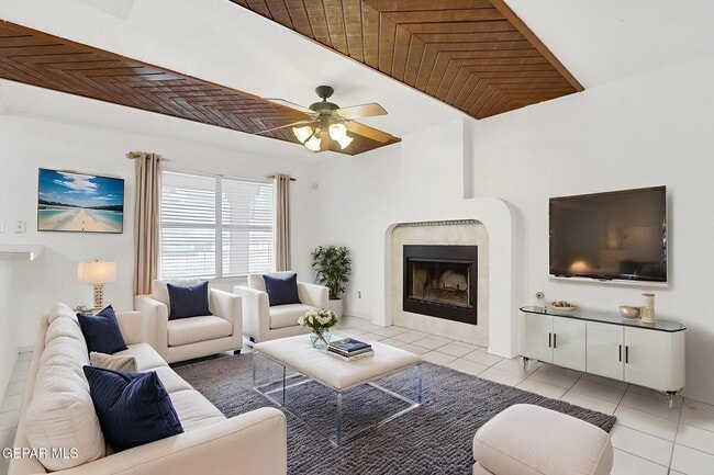 Building Photo - 10925 Loma Alta Pl