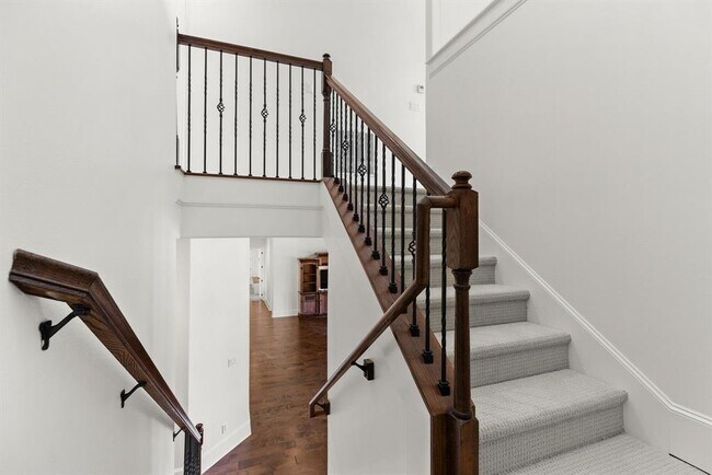 Building Photo - 1124 County Rd 301