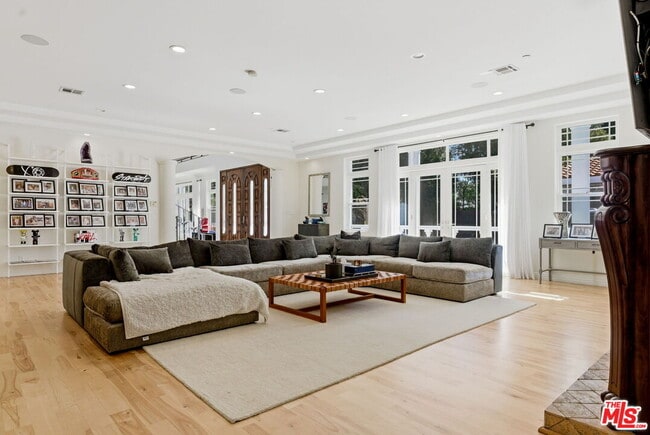 Building Photo - 23135 Dolorosa St