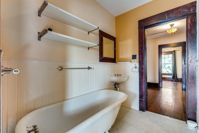 Building Photo - 5102 Reiger Ave