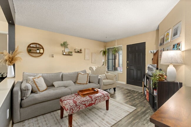 Building Photo - 1118 City Park Ave