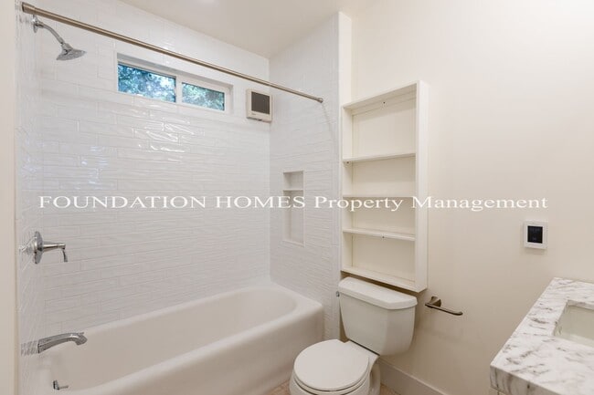 Building Photo - 20 Hamilton Ln