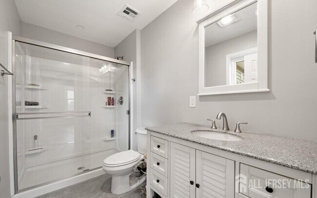 Building Photo - 303 Chestnut Dr