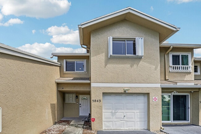 Building Photo - 5843 Woodlands Blvd