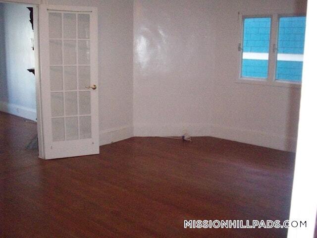 Building Photo - 40 Hillside St