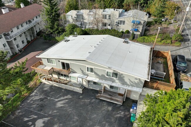 Building Photo - 9840 NE 116th St