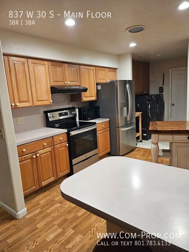 Building Photo - 837 W 30 S St